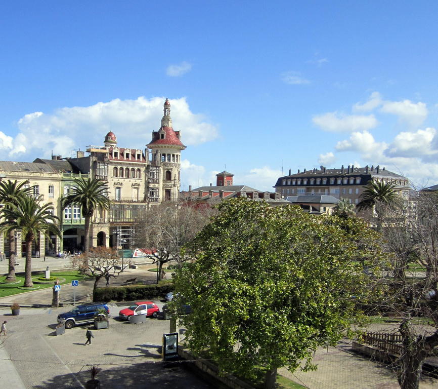 Hostal Linares Ribadeo Exterior foto